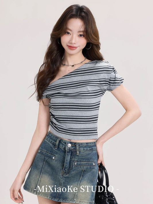 Mi Xiaoke gray striped off-shoulder short-sleeved T-shirt for women in summer, hot girls sexy outfit, navel-baring short top