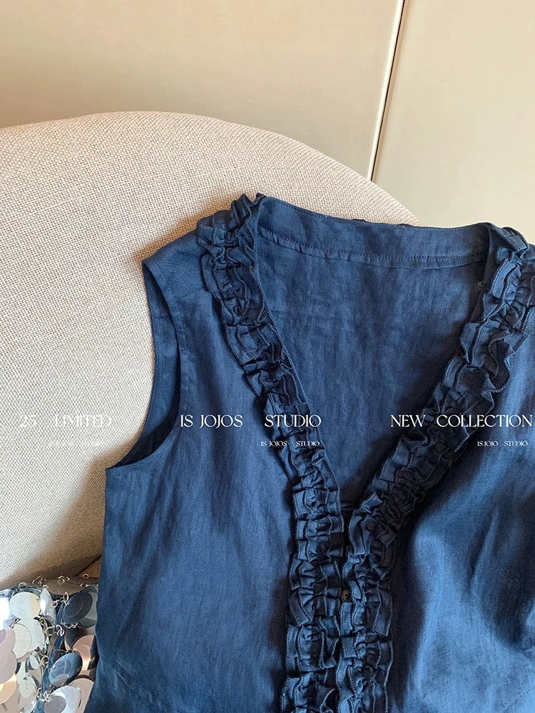 Old money style V-neck pleated lace camisole for women summer retro fashionable and versatile slim sleeveless top