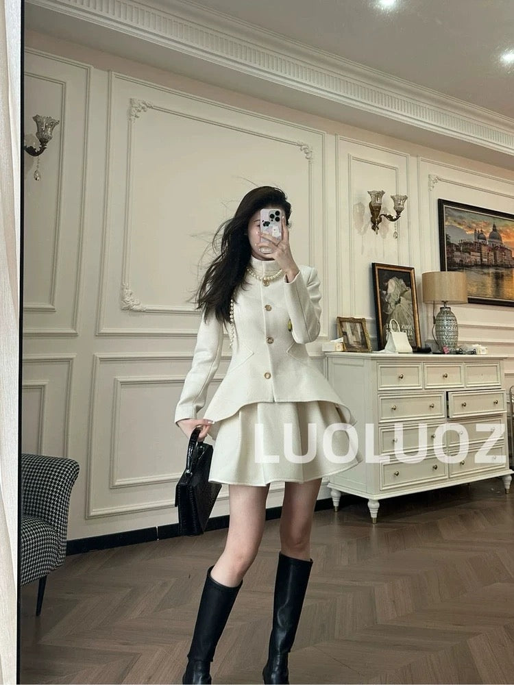 LUOLUOZ [Camellia Messenger] Fashionable and luxurious design top + short skirt two-piece set JF407