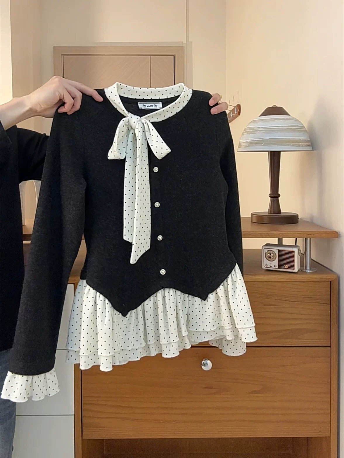 Korean style, tie-up round neck, thickened long sleeves, polka dot ruffled V-neck, spliced hem, faux two-piece spring new style.