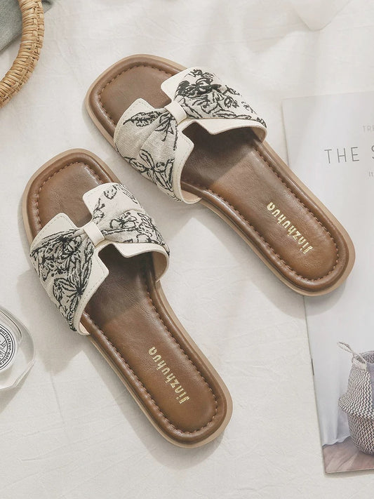 Sheepskin version ~ Beautiful French flat-soled with skirts for going out small sandals for women 2025 new summer outdoor wear fashion