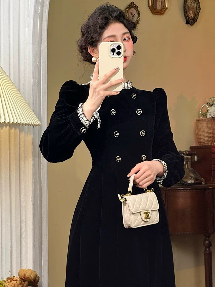 Mrs. Xiao's French retro Hepburn style little black dress 2024 autumn and winter new velvet splicing long-sleeved dress for women