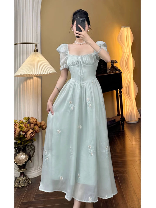Mrs. Xiao's retro short puff sleeve dress, elegant lady, high-end goddess style, high-end waist skirt, women's summer