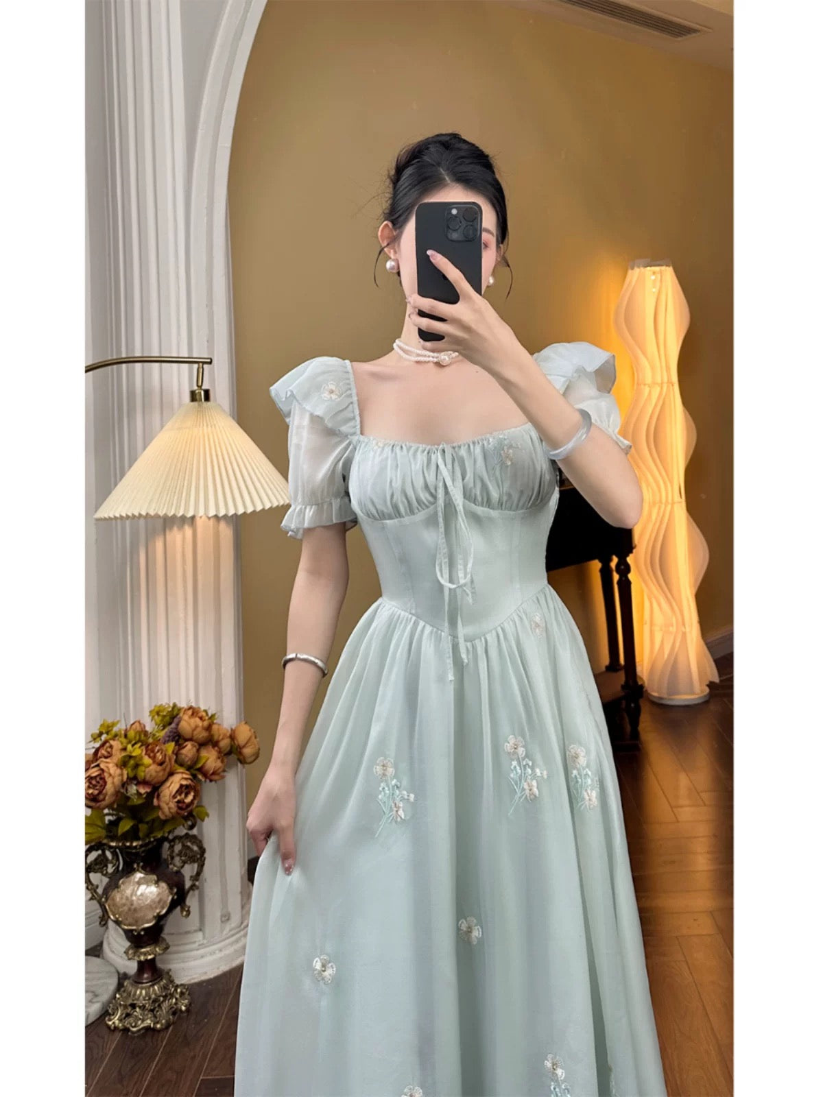 Mrs. Xiao's retro short puff sleeve dress, elegant lady, high-end goddess style, high-end waist skirt, women's summer