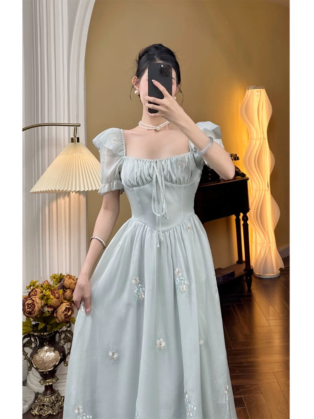 Mrs. Xiao's retro short puff sleeve dress, elegant lady, high-end goddess style, high-end waist skirt, women's summer