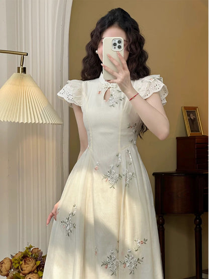 Mrs. Xiao's Tingxi April new Chinese style flying sleeves improved cheongsam retro temperament national style embroidered dress for women