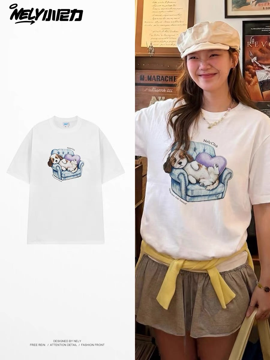 Women's Loose Casual Crew-Neck T-Shirt – Versatile Basic Short-Sleeve Top with "Lazy Puppy on Sofa" Print (Instagram Style)
