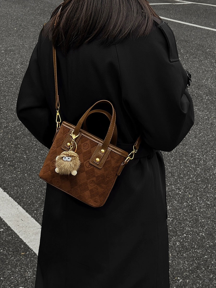 Bags for women 2024 new high-end texture niche design autumn and winter retro versatile crossbody bag portable bucket bag