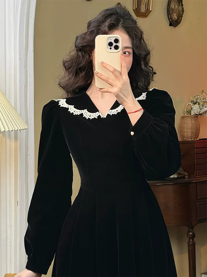 Mrs. Xiao's French retro lace collar velvet dress women's autumn and winter new high-end temperament slim skirt