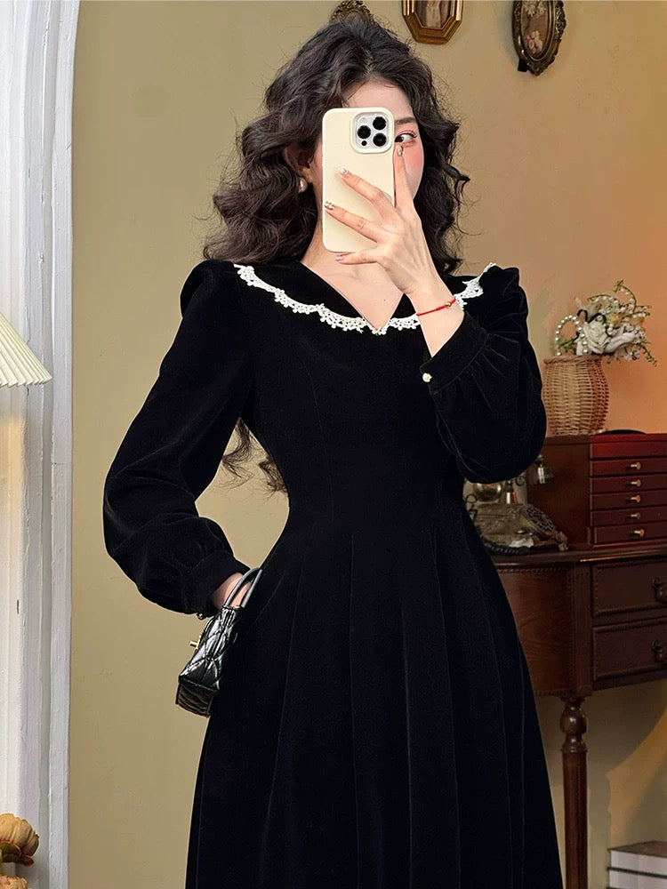 Mrs. Xiao's French retro lace collar velvet dress women's autumn and winter new high-end temperament slim skirt