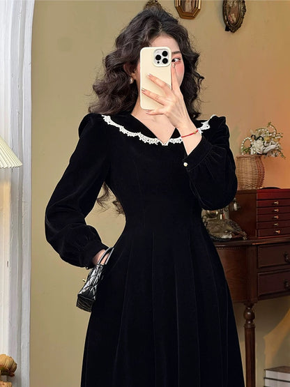 Mrs. Xiao's French retro lace collar velvet dress women's autumn and winter new high-end temperament slim skirt