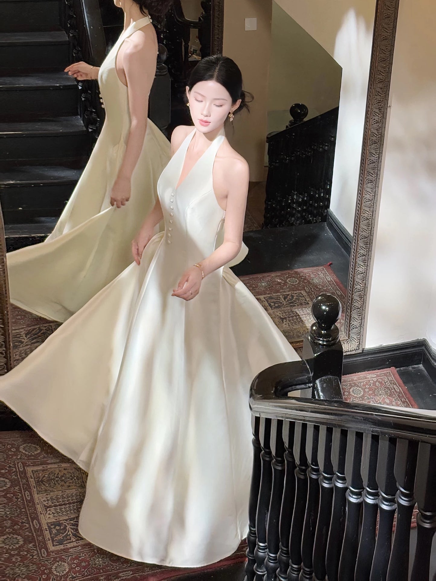 Good Job! 【Luoshen】French Satin Sleeveless Dress with a Fitted Waist and Halter Neck - Simple and Elegant Gown