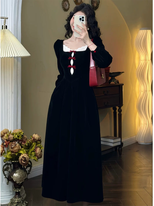 Mrs. Xiao's autumn and winter long-sleeved square collar retro bow velvet French lace black and white splicing dress for women