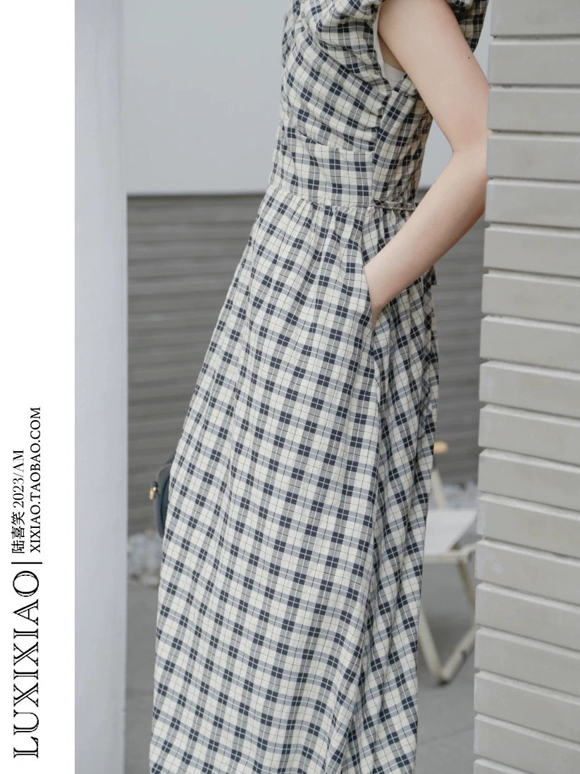 LUXIXIAO dress 2025 new loose puff sleeves V-neck design Korean version pullover A-line plaid skirt for women