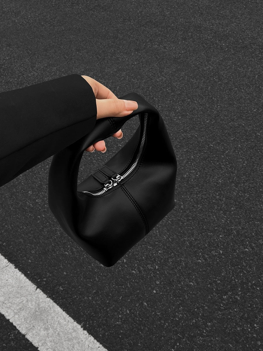 Niche design bags for women 2024 new spring and summer versatile fashion light luxury niche high-end portable bucket bag