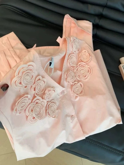 Self-retained style recommendation ~ V-neck three-dimensional flower long-sleeved shirt for women 2025 spring new design chic top trend