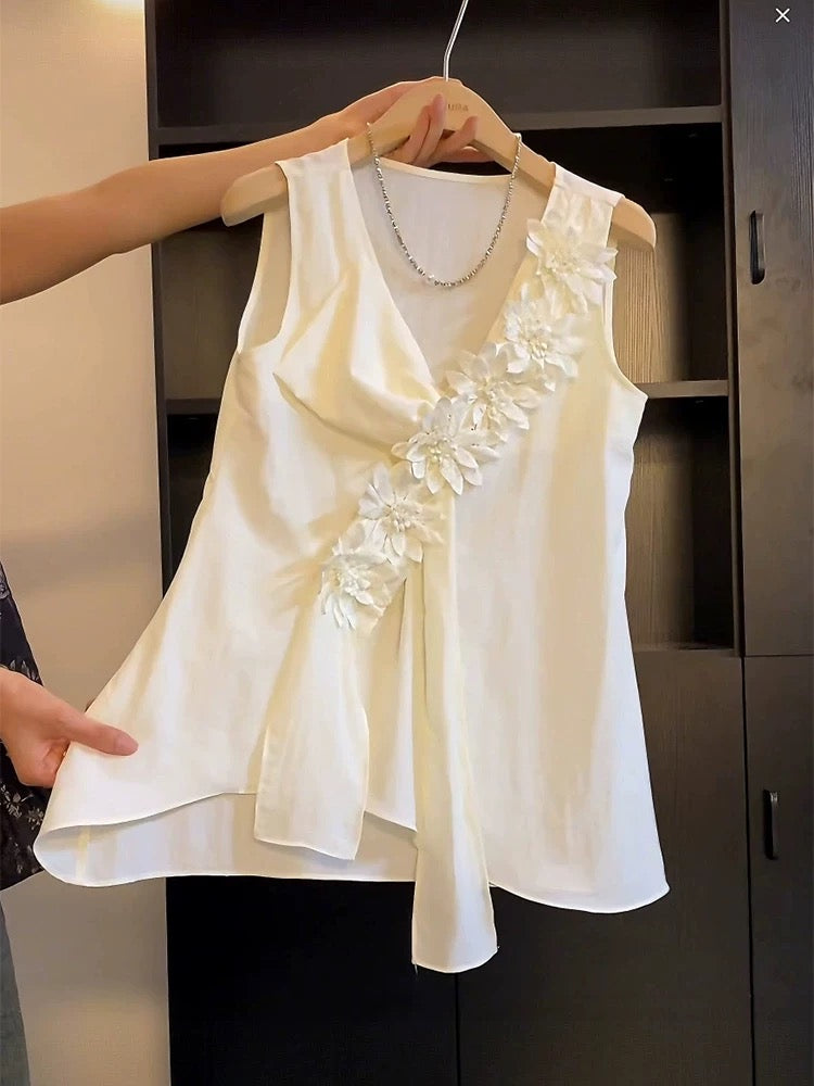 French style three-dimensional flower V-neck sleeveless vest shirt for women in summer with loose and slim design and ribbon top