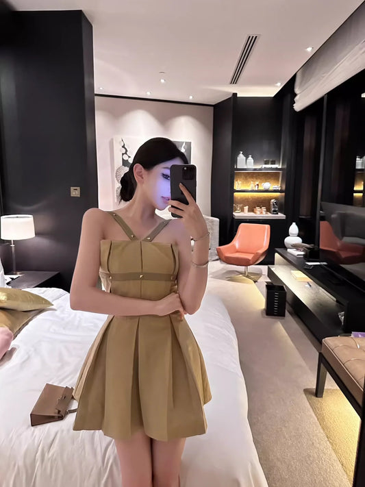 woppei fashionable pleated waist design Alberta ferrett* brown rivet backless dress
