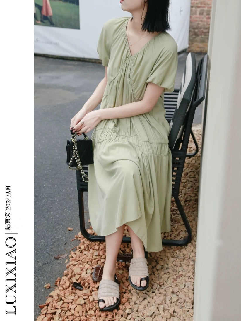LUXIXIAO dress 2025 new loose puff sleeves V-neck design long skirt Korean version A-line skirt female summer