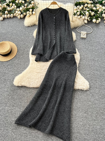Lazy style casual wear for women in autumn and winter, loose round neck casual long-sleeved single-breasted knitted top with high waist skirt