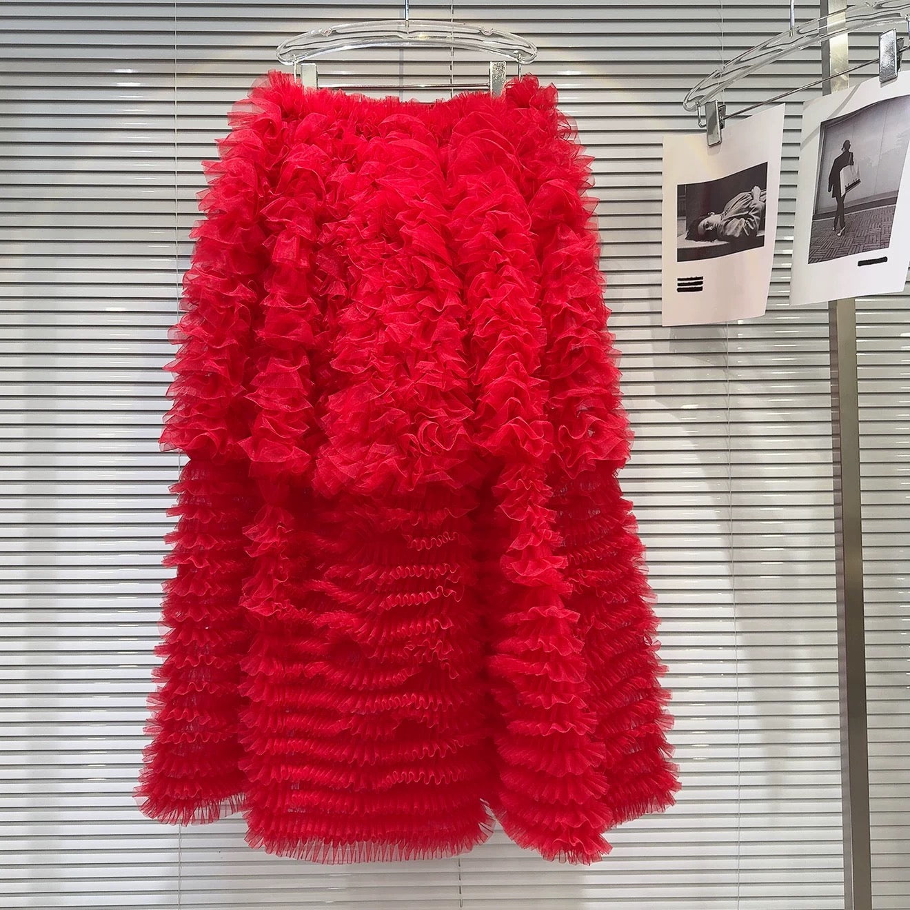 Popular online style, 2026 Spring New Arrival, Sweet and Youthful, Pleated Solid Color Mesh Mid-Length Puffy Skirt/Cake Skirt for Women