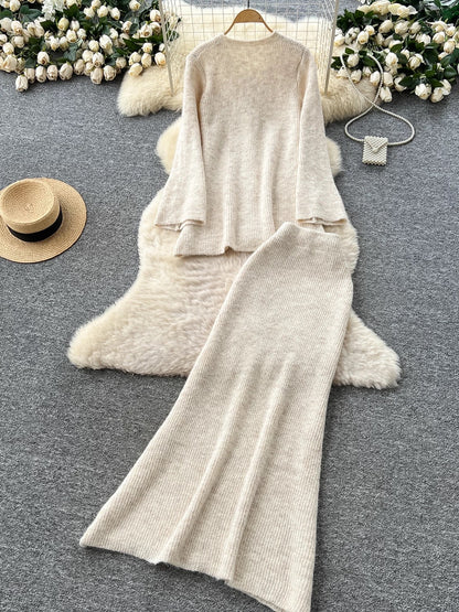 Lazy style casual wear for women in autumn and winter, loose round neck casual long-sleeved single-breasted knitted top with high waist skirt