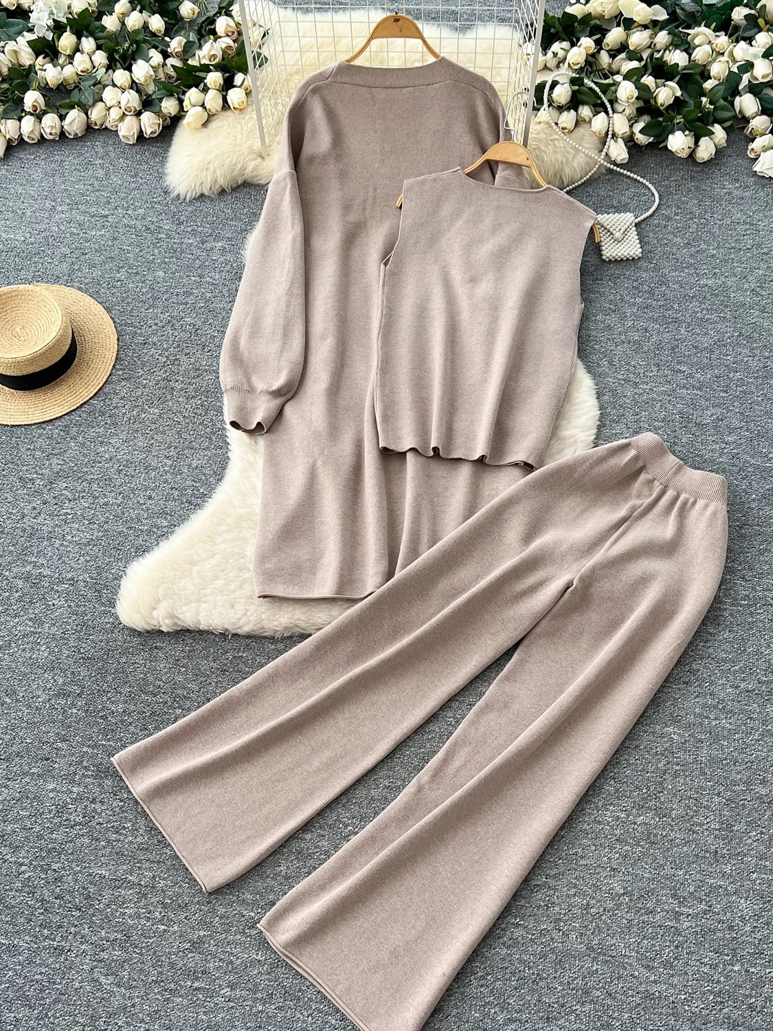 Lazy and relaxed suit for women, sleeveless inner wear knitted vest, loose outer wear sweater cardigan jacket and high waist trousers