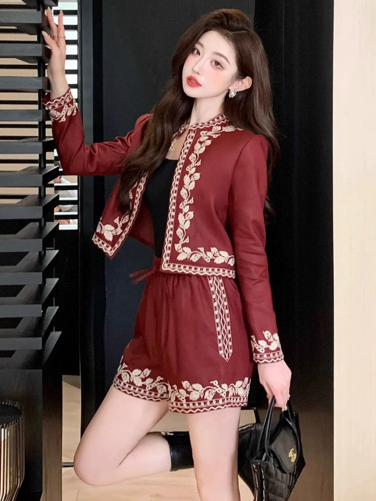 Nanyou niche designer heavy-duty embroidery ethnic style top wide-legged short style street Angora red suit