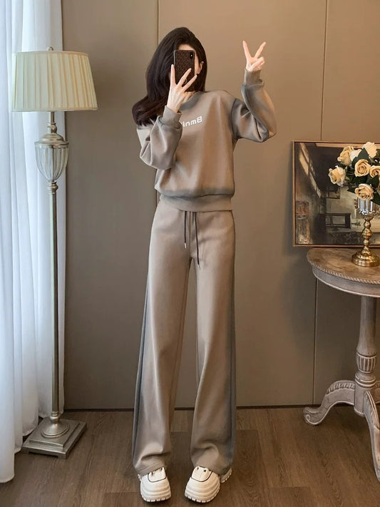 Casual sports suit for women, spring and autumn fashion Maillard wear for small people, slim sweatshirt and pants two-piece set, western style