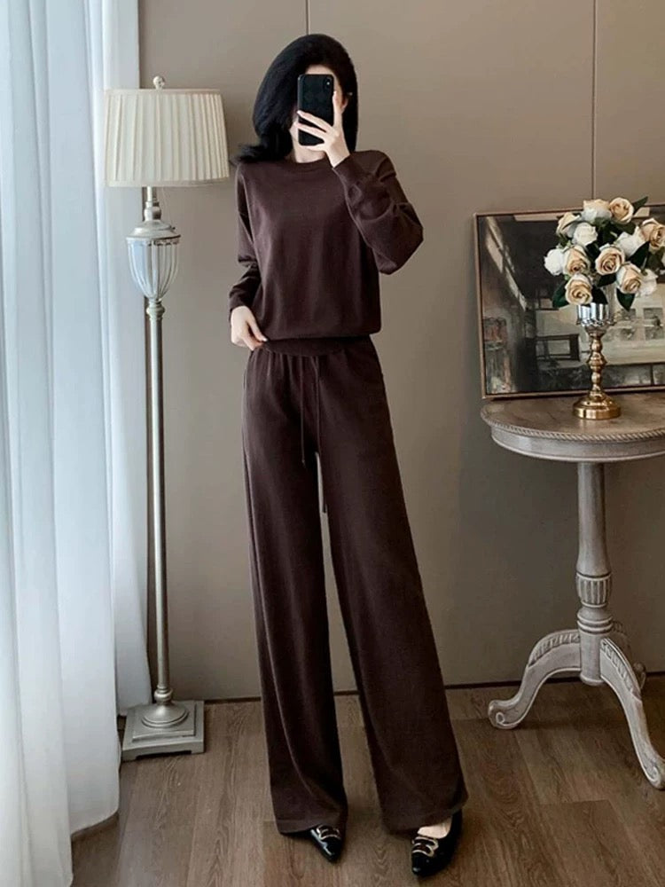 Brown sports and leisure suit for women in spring and autumn, loose and fashionable, age-reducing knitted top, wide-leg pants, two-piece set