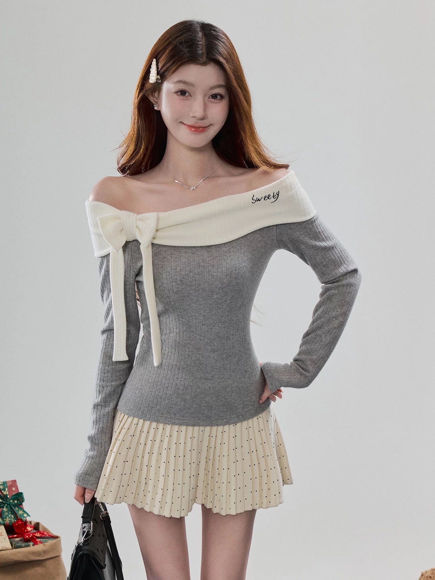 "Clumsy Sweet" Color-blocked Off-Shoulder Bow Knitted Embroidered Top for Women, Winter