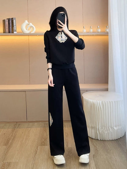 New Chinese-style outfit for early autumn, a complete set of casual, fashionable, foreign-style, national-style embroidered sweatshirt, wide-leg pants, two-piece suit for women