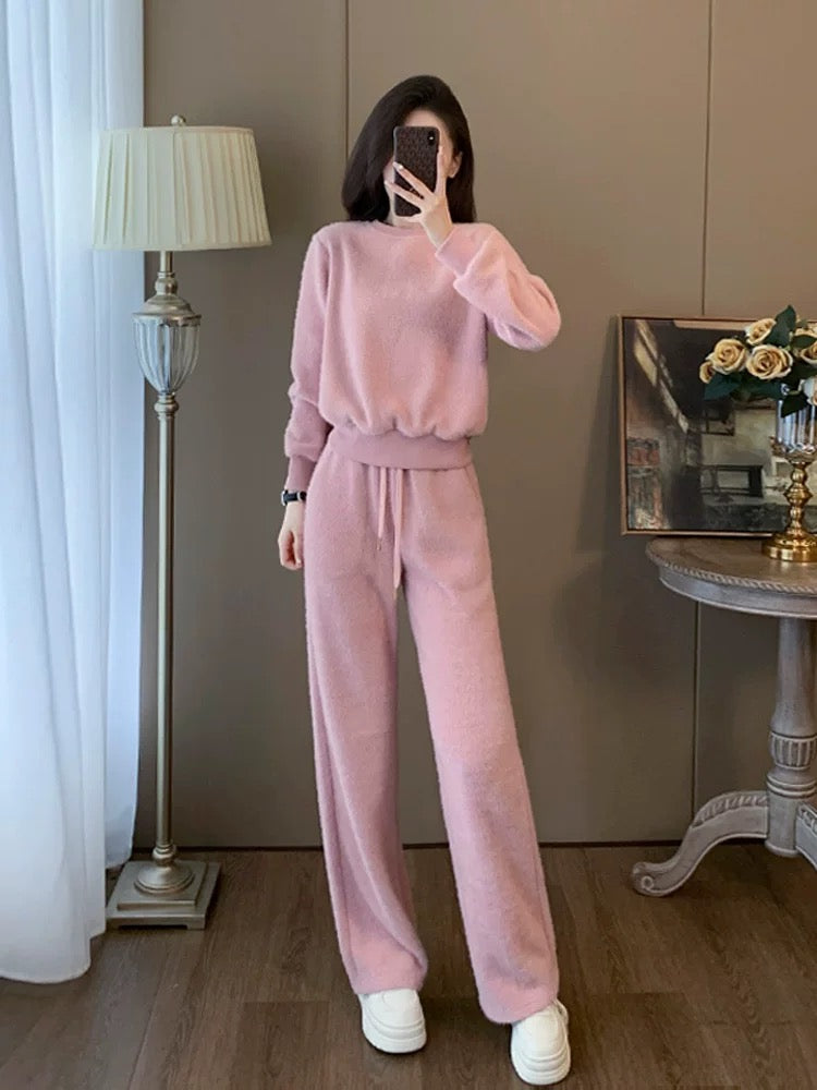 Pink high-end sports casual suit for women in autumn and winter fashion slimming Internet celebrity street sweatshirt wide-leg pants two-piece set