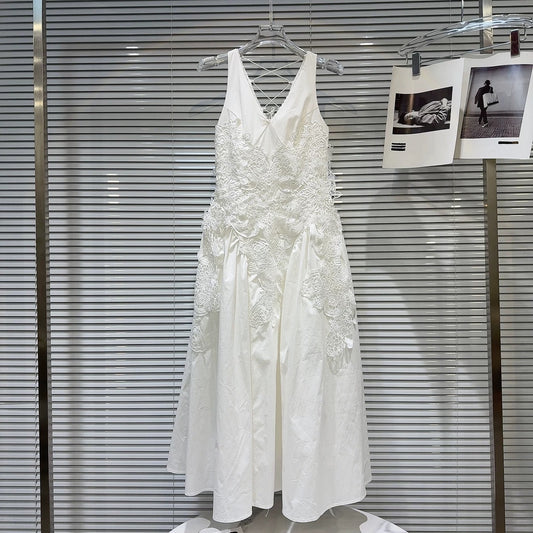 Popular online style, 2026 Spring New French Elegant V-neck Crochet Lace Patchwork Long Vest Dress
