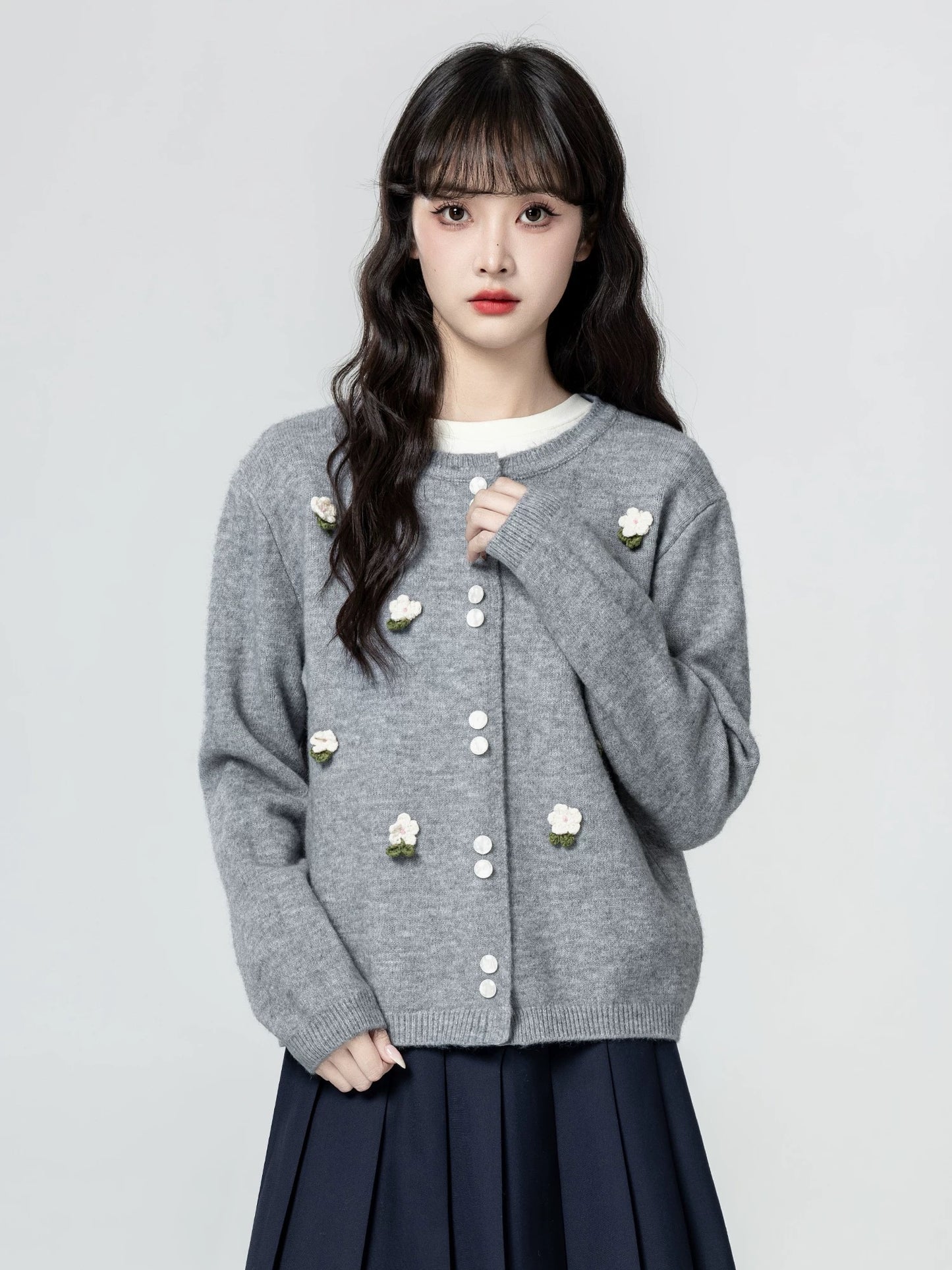 Gray sweater jacket women spring and autumn 2025 autumn new design loose flower knitted cardigan short top