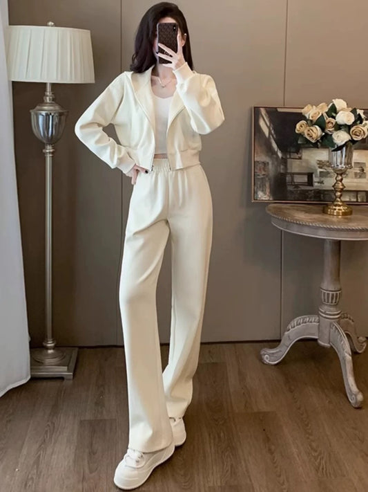 Internet celebrity same style casual sports suit for women 2024 autumn style apricot color short jacket top wide leg pants two-piece set