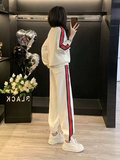 Apricot Internet celebrity street sports and leisure suit for women in spring and autumn, slimming, fashionable and age-reducing, western-style sweatshirt and sweatpants two-piece set