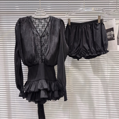 Popular online style, 2025 winter new French style lace-trimmed ribbon shirt + leggings shorts set for women.