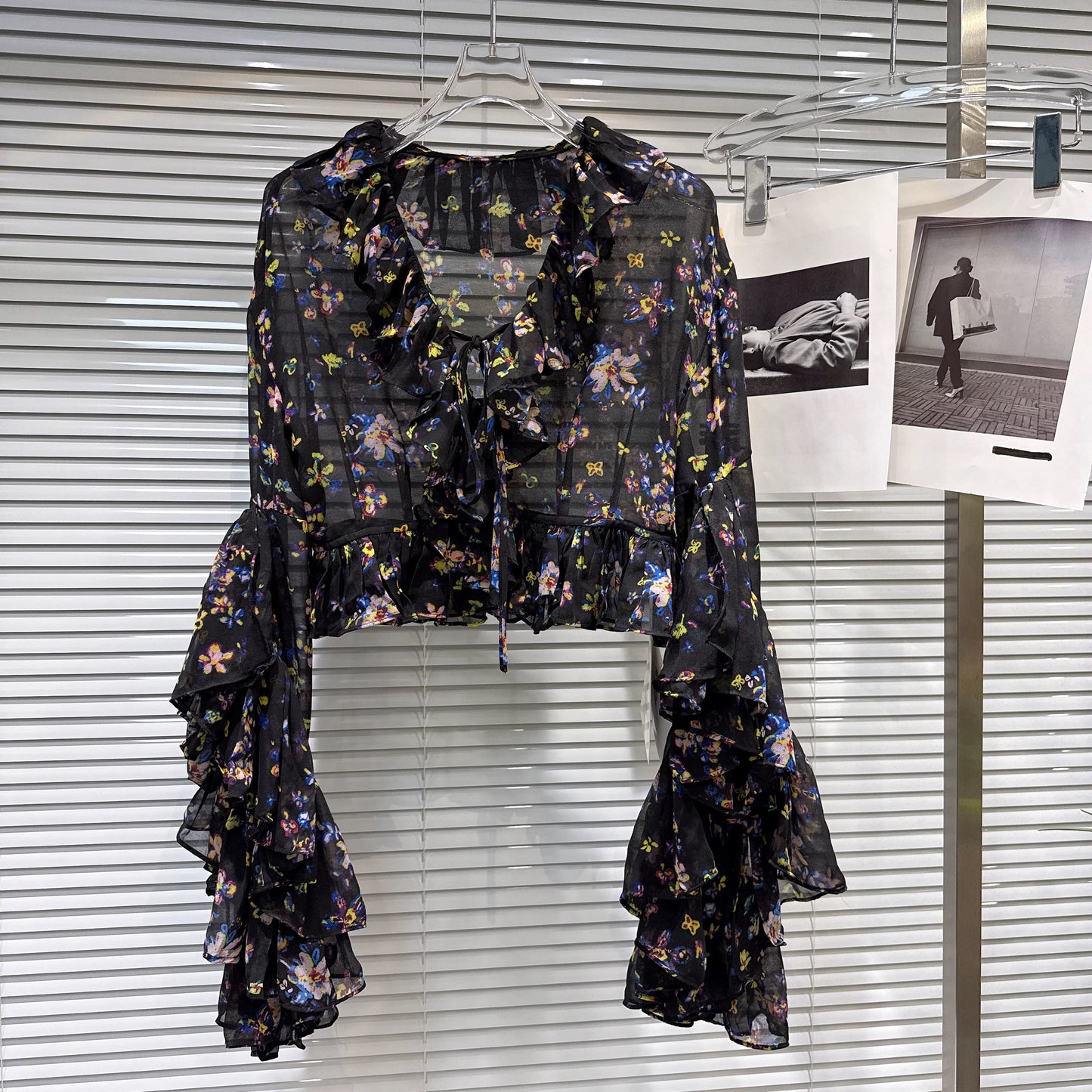 Popular online style, 2026 Spring New French-style V-neck ruffled chiffon blouse + floral chiffon maxi skirt set