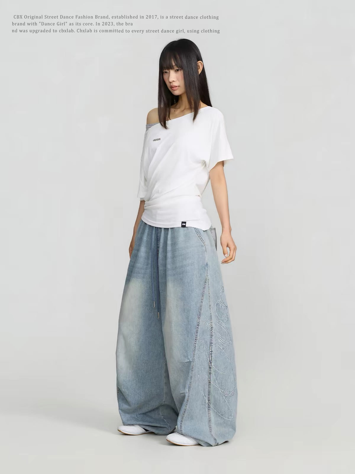 CBXLAB Streetwear Curved Rhinestone Detail "Sweet & Spicy" Style Jeans – Slim-Fit, Slight Flare, Sweet-meets-Cool (Jazz/Lyrical Dance Style)