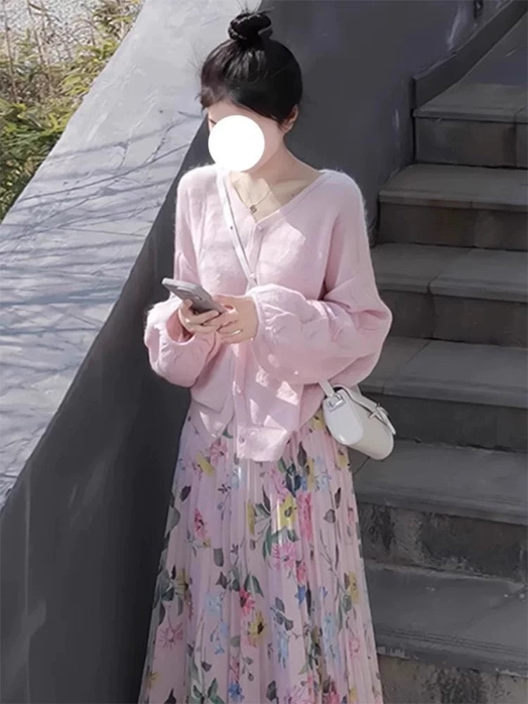 Tea-style outfit: a complete set of knitted sweaters and skirts, two-piece suits, charming floral skirts, new styles for early spring