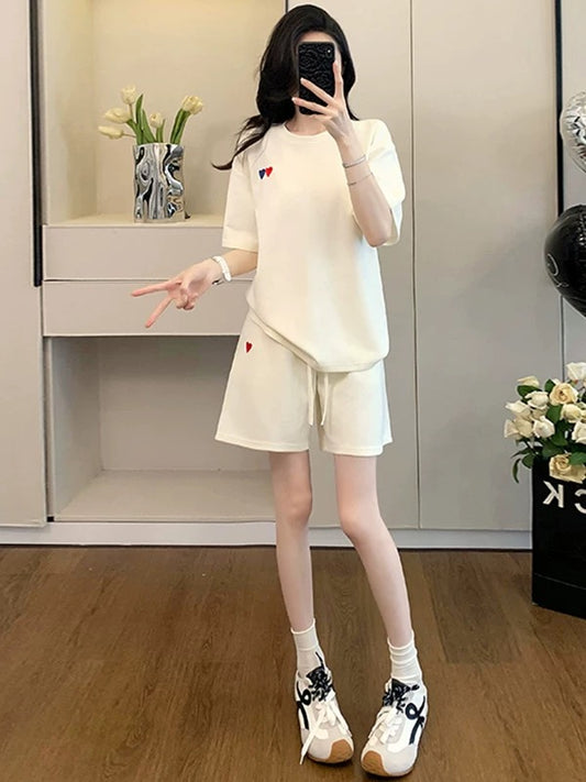 Fashionable and age-reducing casual sports suit for women 2025 summer loose and slim Korean version short-sleeved T-shirt shorts two-piece suit