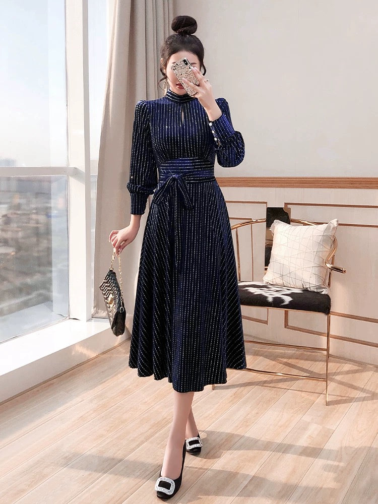 Waist-cinching skirt with various styles and temperament 2024 new women's autumn long skirt blue high-end velvet dress