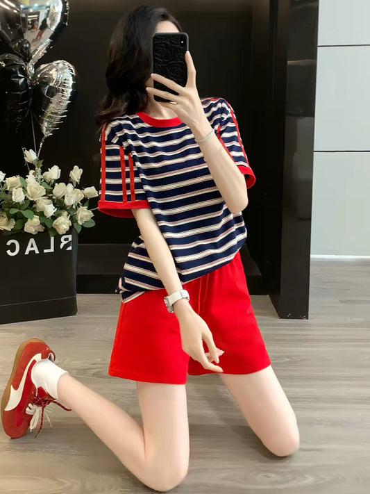 Women's Casual Striped Short-Sleeve Sports Set (Summer 2026) – Trendy, Loose-Fit Two-Piece Outfit with Shorts; Ideal for Running, Slimming, and a Youthful Look.