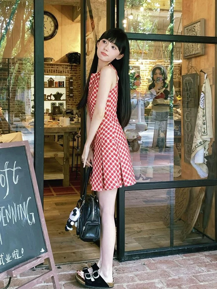Small temperament red plaid sleeveless dress for women summer waist slimming seaside vacation vest short skirt