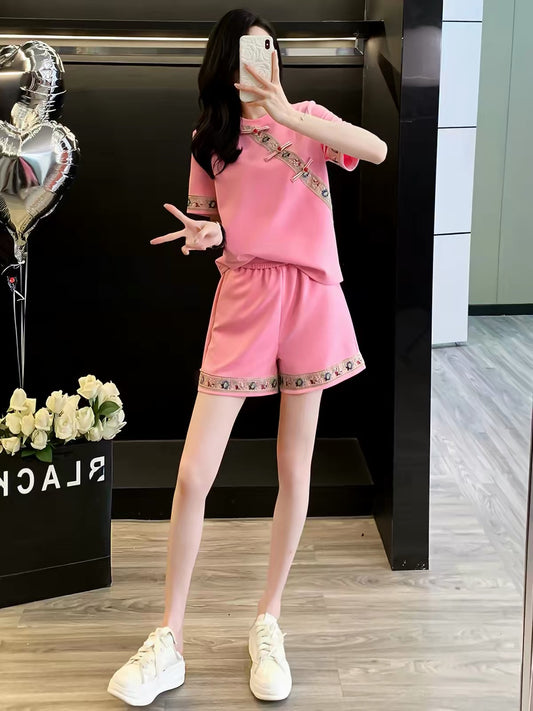 Women's Summer 2026 "New Chinese Style" Chic Short-Sleeve Set – Casual, Fashionable Two-Piece Outfit with Shorts; Loose, Sporty, and Youthful Look.