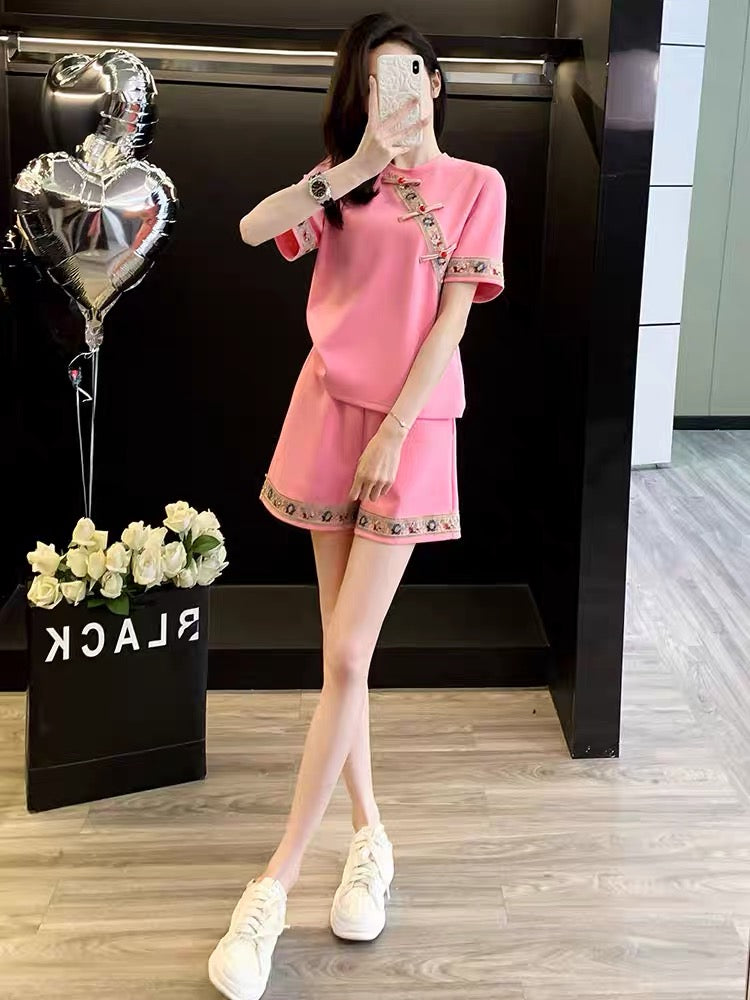 Women's Summer 2026 "New Chinese Style" Chic Short-Sleeve Set – Casual, Fashionable Two-Piece Outfit with Shorts; Loose, Sporty, and Youthful Look.