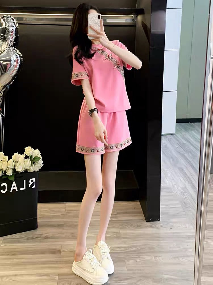 Women's Summer 2026 "New Chinese Style" Chic Short-Sleeve Set – Casual, Fashionable Two-Piece Outfit with Shorts; Loose, Sporty, and Youthful Look.