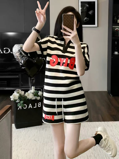 Women's Summer 2026 Striped V-Neck Short-Sleeve Sports Set – Stylish, Loose-Fit Casual Two-Piece Outfit with Shorts (Ideal for Running)