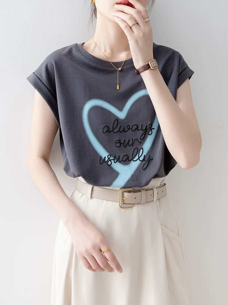 Short-sleeved straight shoulder T-shirt for women 2025 summer new style gray round neck loose American retro early summer wear tops